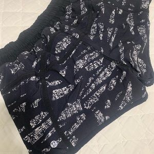 LULULEMON tracker shorts size 8